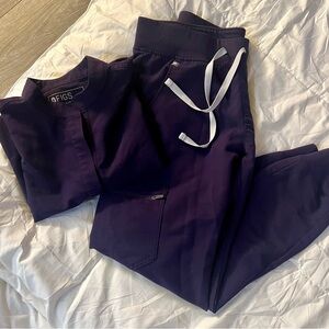 Figs Deep Purple Scrub Set